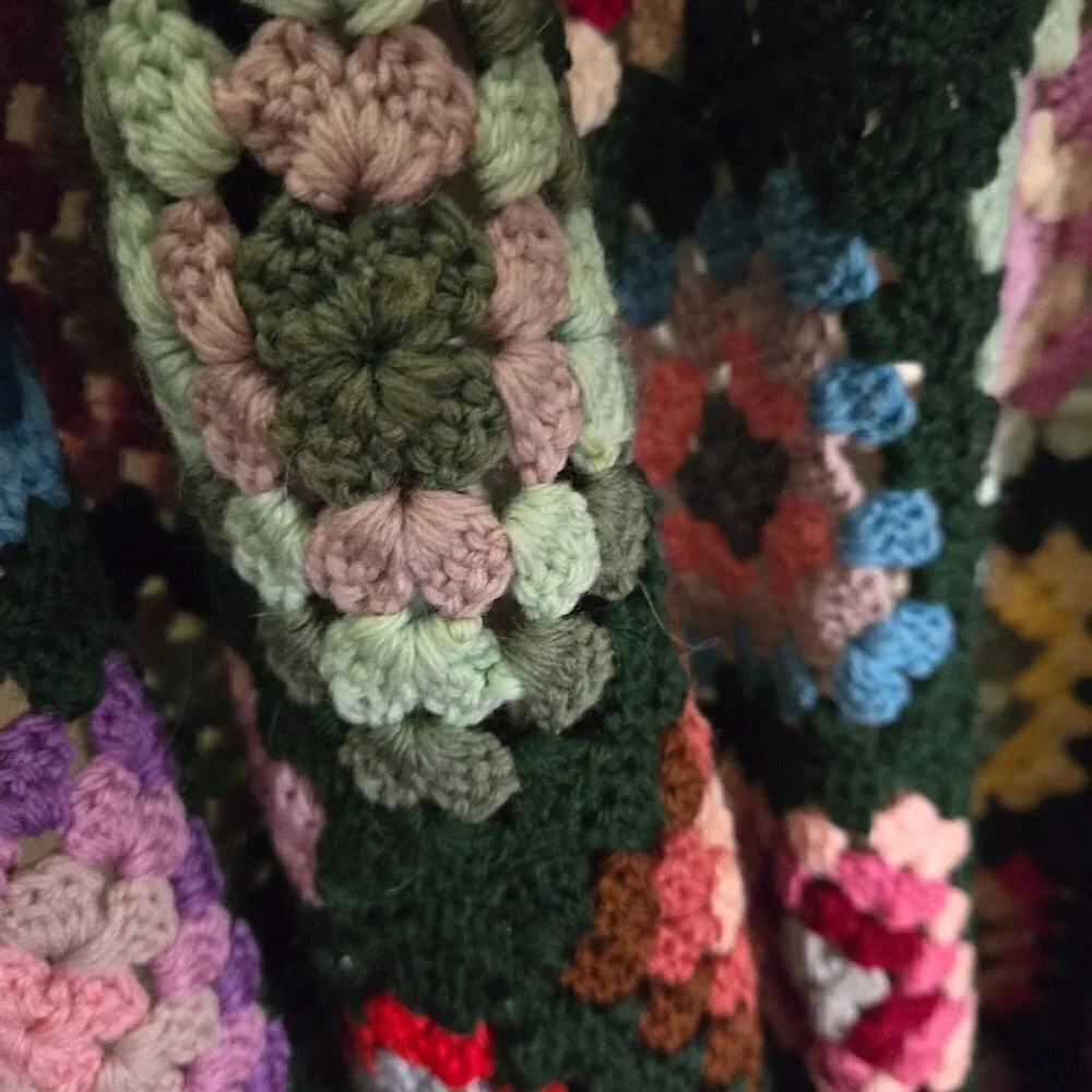 Vintage Handmade Granny Square Cottagecore 70s Throw 88